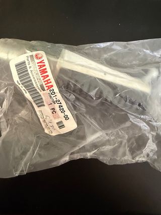 Reposapiés Delantero Derecho Yamaha FZ1 Faze