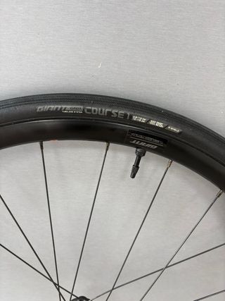 Ruedas Giant PR2 Tubelizadas - 4 Salidas