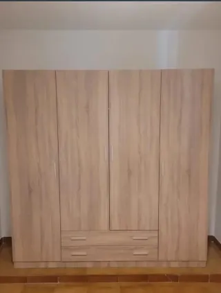 Armario de madera 6 puertas y 2 cajones