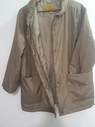 Chaqueton ligero acolchado marca Caramelo