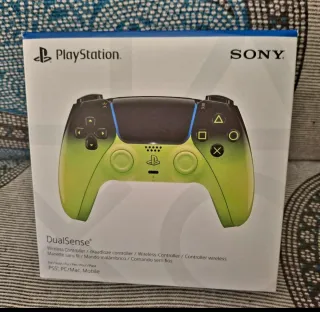 Mando DualSense PS5 Negro y Verde