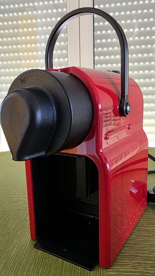 Cafetera Nespresso Inissia Roja + Dispensador