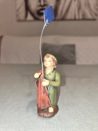 Figura belén niño con cometa