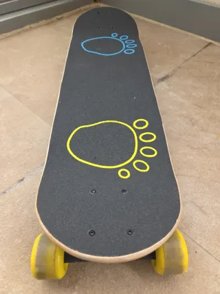 Monopatin. Patinete. Skate niños decathlon