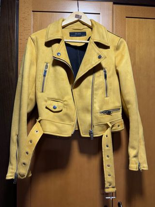 Chaqueta efecto ante Zara mostaza