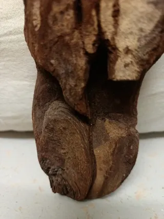 Talla de madera artesanal figura antigua