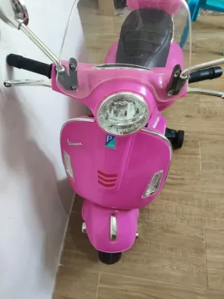 Moto Vespa Eléctrica Niña Rosa