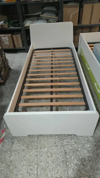 Cama individual blanca
