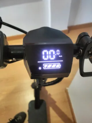 Patinete eléctrico caroma.