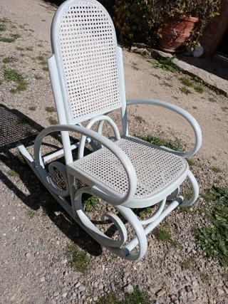 Mecedora infantil de ratán