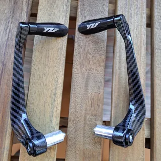 Protector Manillar YZF R6 efecto Carbono