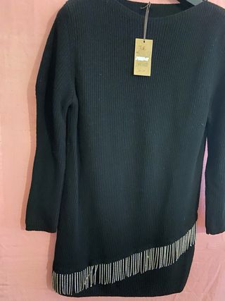 Vestito maglia nero con frange strass
