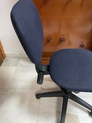 Silla de oficina giratoria azul