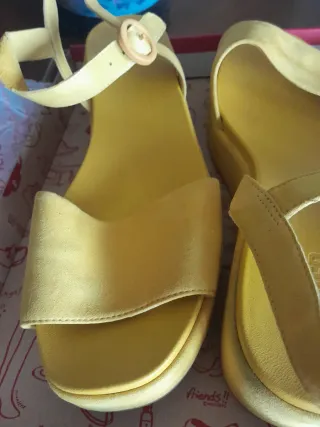 Sandalias Camper Amarillas