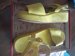 Sandalias Camper Amarillas