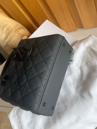 Bolso Lady Dior ultra matte black