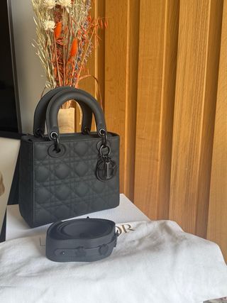Bolso Lady Dior ultra matte black