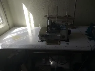 Máquina de coser Singer 842