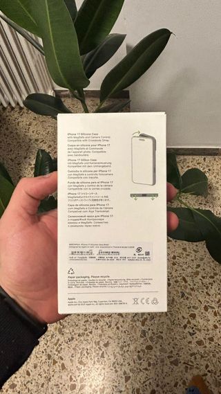 Funda iPhone 17 Silicona MagSafe Verde