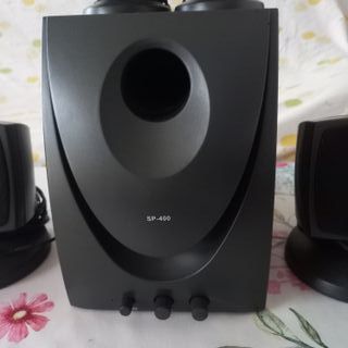 Sistema Multimedia SV 400. 2.1 o 4.1