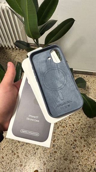 Funda iPhone 17 Silicona Azul MagSafe