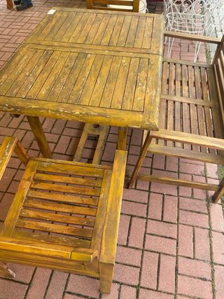 Mesa de jardín de madera