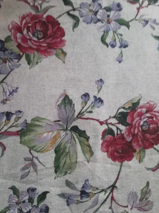 Mantel floral para mesa elevable