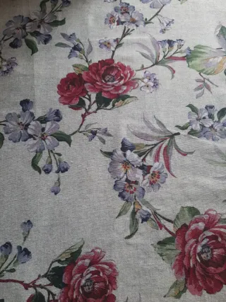 Mantel floral para mesa elevable