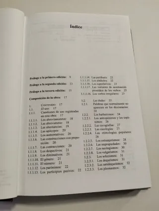 Diccionario de usos y dudas del español actual