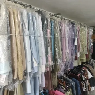 Lote de vestidos de fiesta 400 unidades