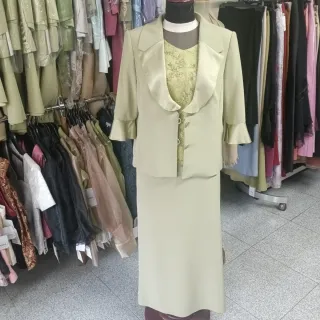 Lote de vestidos de fiesta 400 unidades