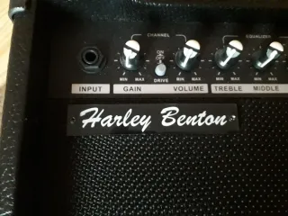 Amplificador Harley Benton M-15 Guitarra
