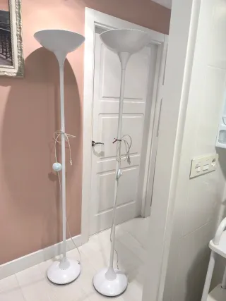 Lámparas de pie blancas (2 unidades)precio unidad