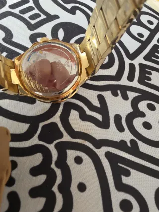 Reloj Guess Dorado con Cristales para mujer
