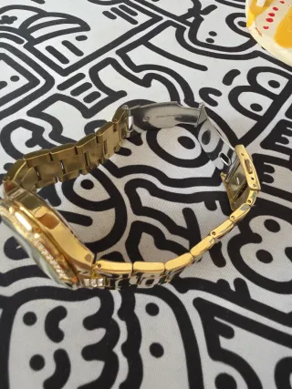 Reloj Guess Dorado con Cristales para mujer