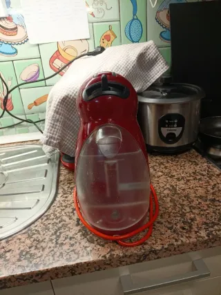 Cafetera DeLonghi Dolce Gusto Piccolo Roja