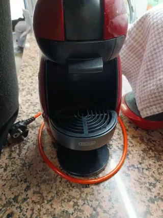 Cafetera DeLonghi Dolce Gusto Piccolo Roja