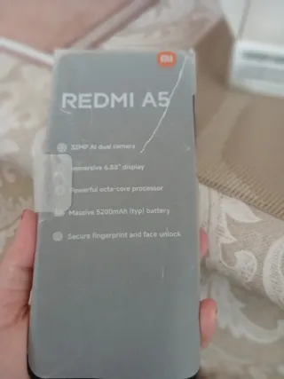 Móvil Xiaomi Redmi A5 64GB Nuevo. Pantalla grande.