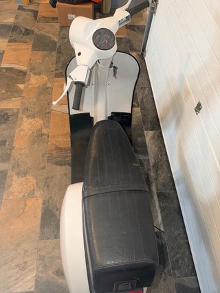 Chasis Vespa Scooter Blanco