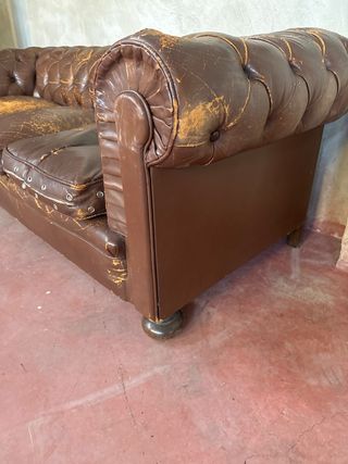 Sofá Chester antiguo de piel