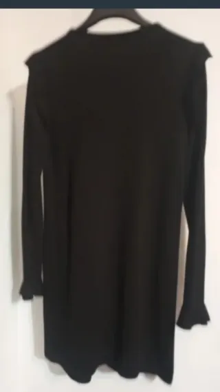 Vestido negro Breshka flores bordadas