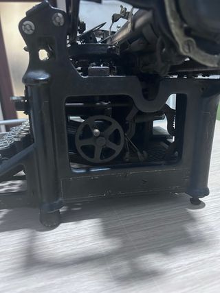 Macchina da scrivere Underwood 30