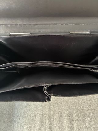 Maletín negro de piel