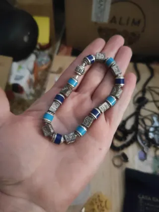 Pulsera rígida con abalorios