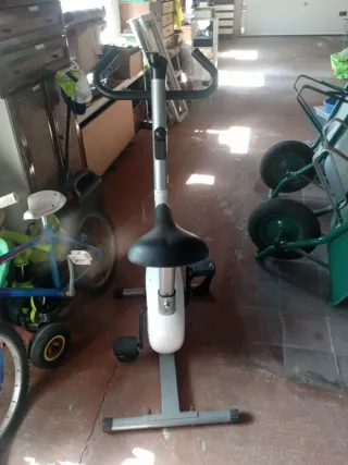 Bicicleta Estática Basic Mag