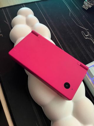 Nintendo DSi Rosa con Caricatore e Gioco