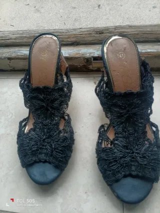 Sandalias de tacón negras