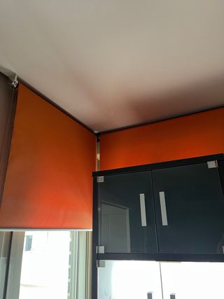 Estores naranjas de tela