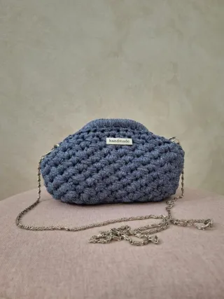Borsa uncinetto blu con catena argento