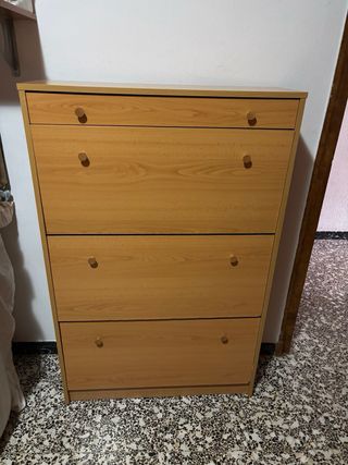 Zapatero de madera y plástico